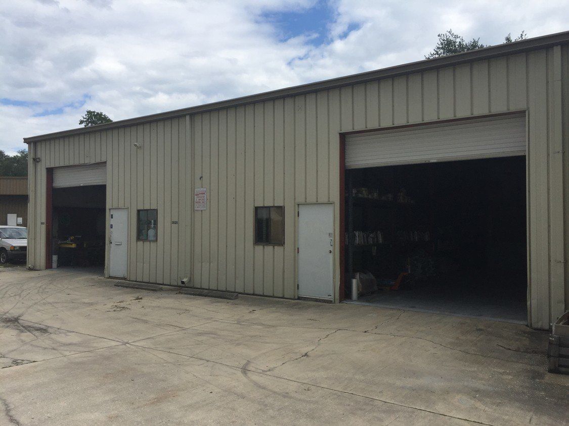 Storefront Retail Space For Lease: 334 Parkridge Ave, Orange Park, FL 32065